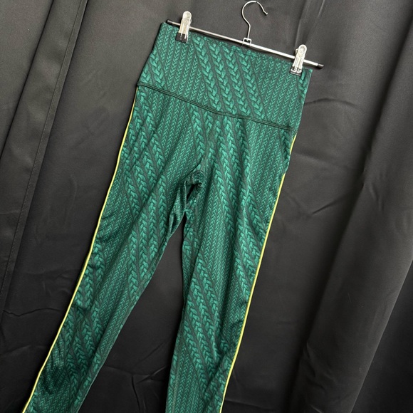 aerie Pants - Aerie Pattern Green Legging size Small